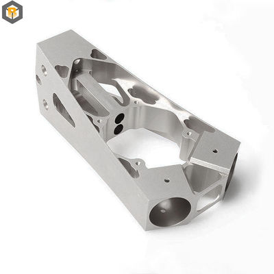 Partes sob encomenda por desenho de aço inoxidável Partes de usinagem CNC para máquinas de forja de metais