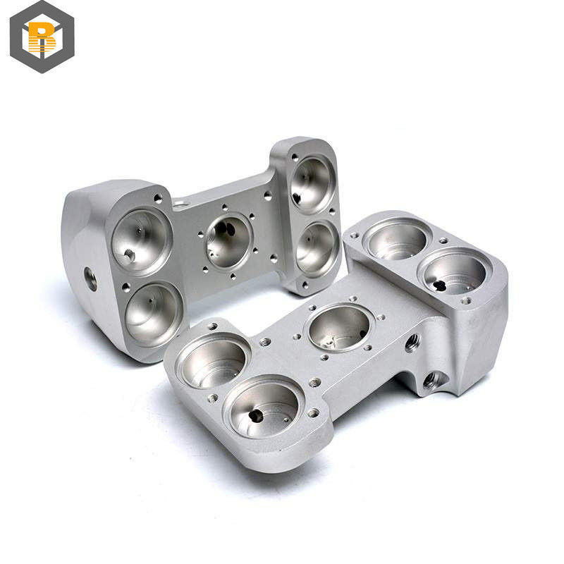 Serviço de usinagem CNC de torno de ferro de metal fabricado sob medida para acessórios de motocicletas